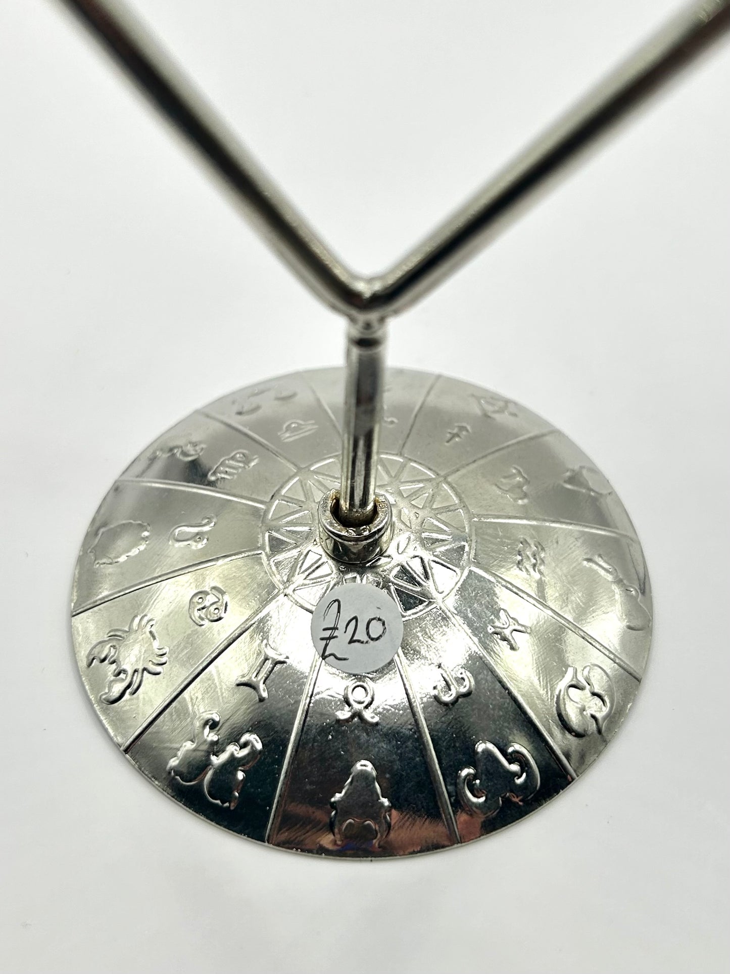 Moss agate diamond on stand