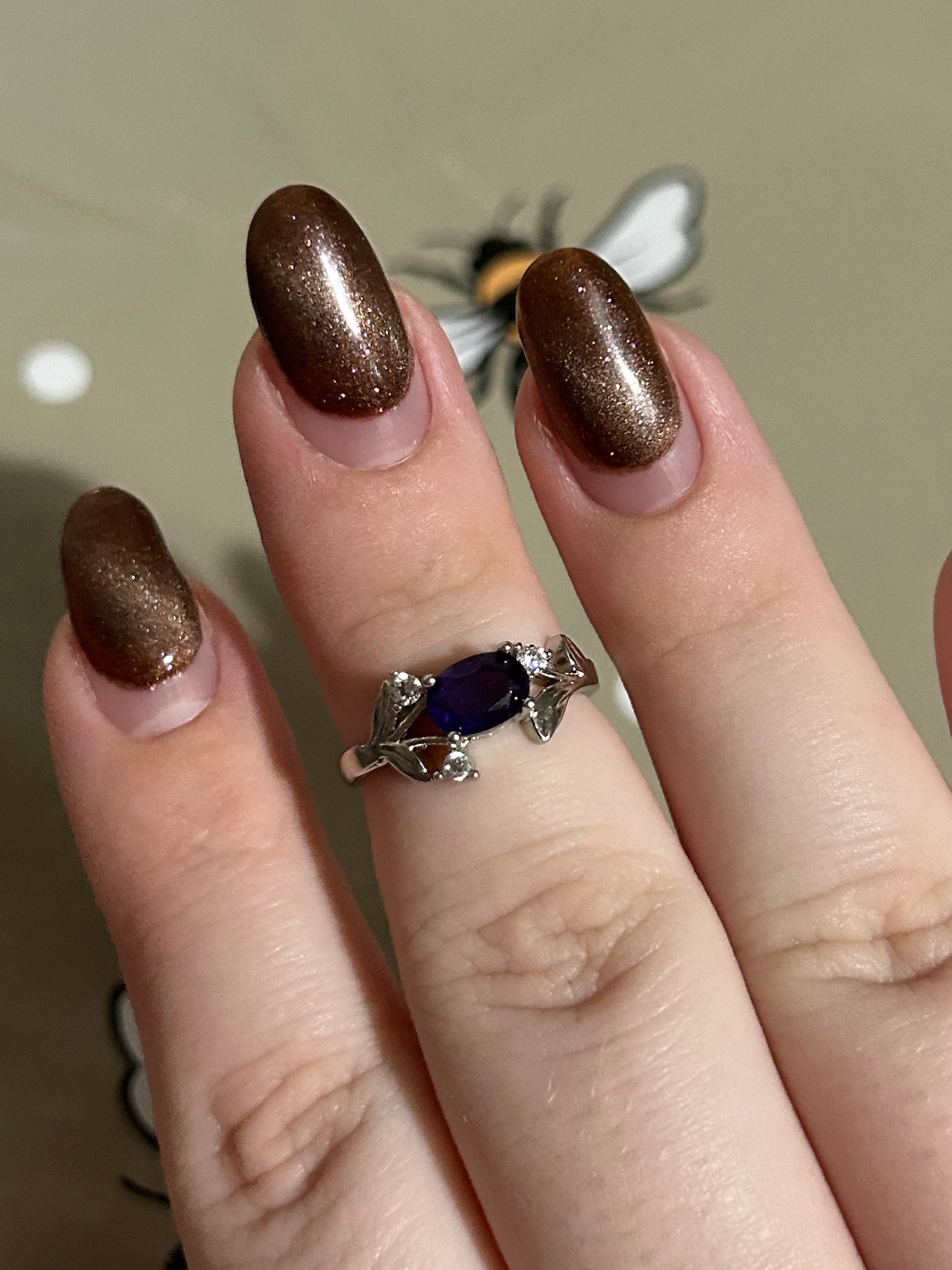 Oval amethyst ring