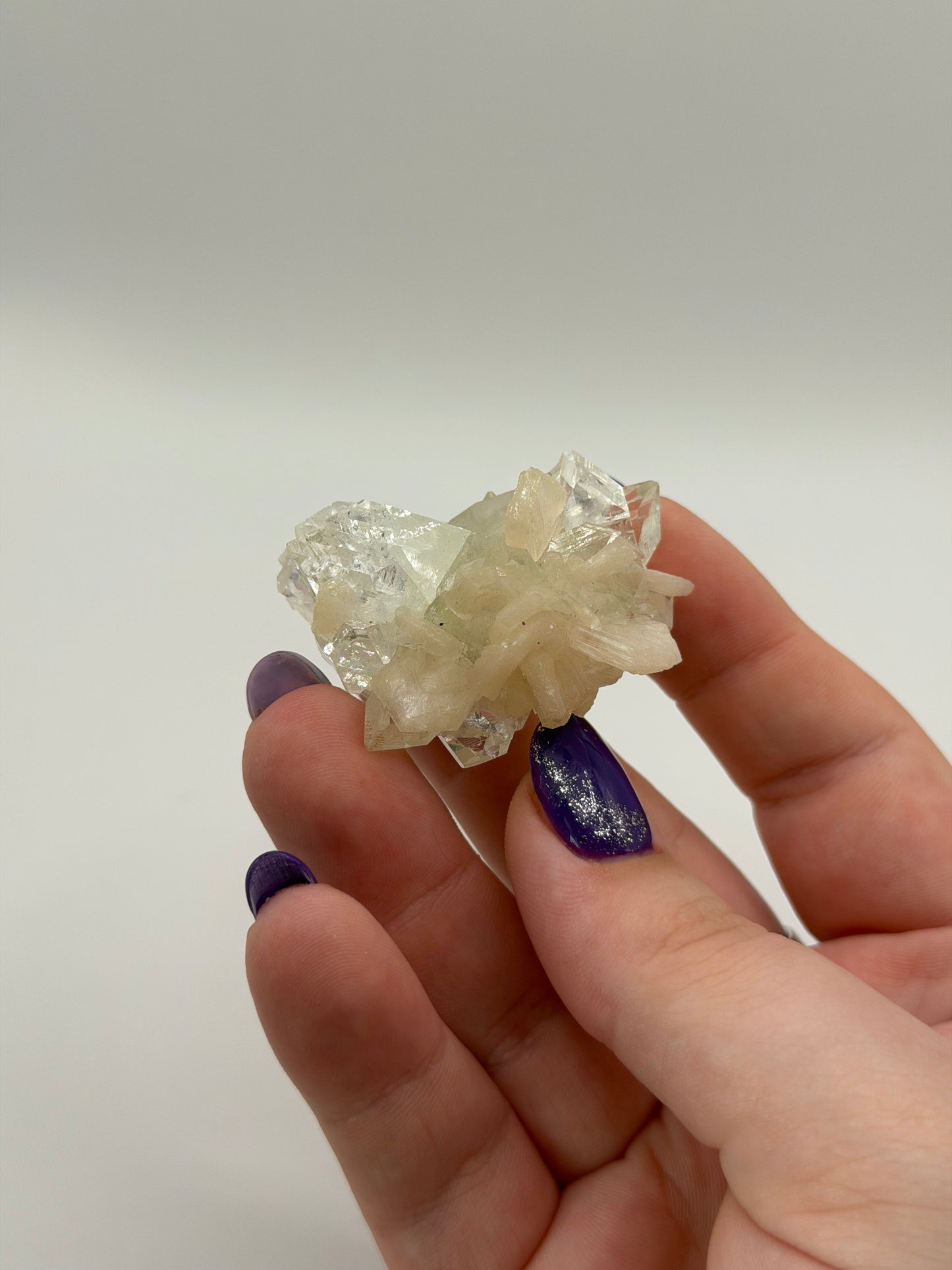Diamond Apophyllite with stillbite #2