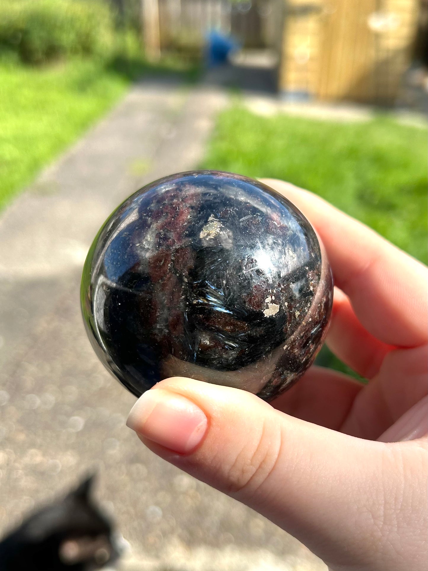 Garnet x Arfvedsonite sphere