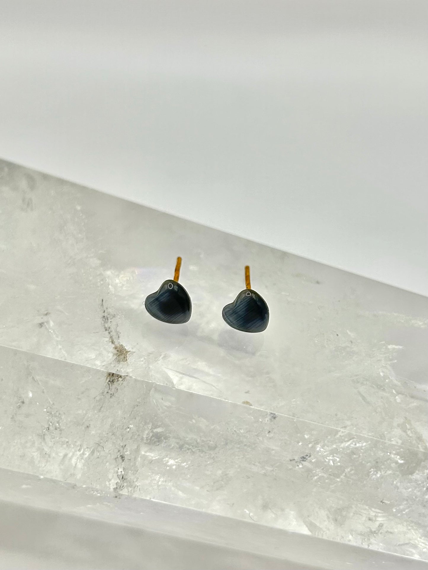 Cats eye heart studs