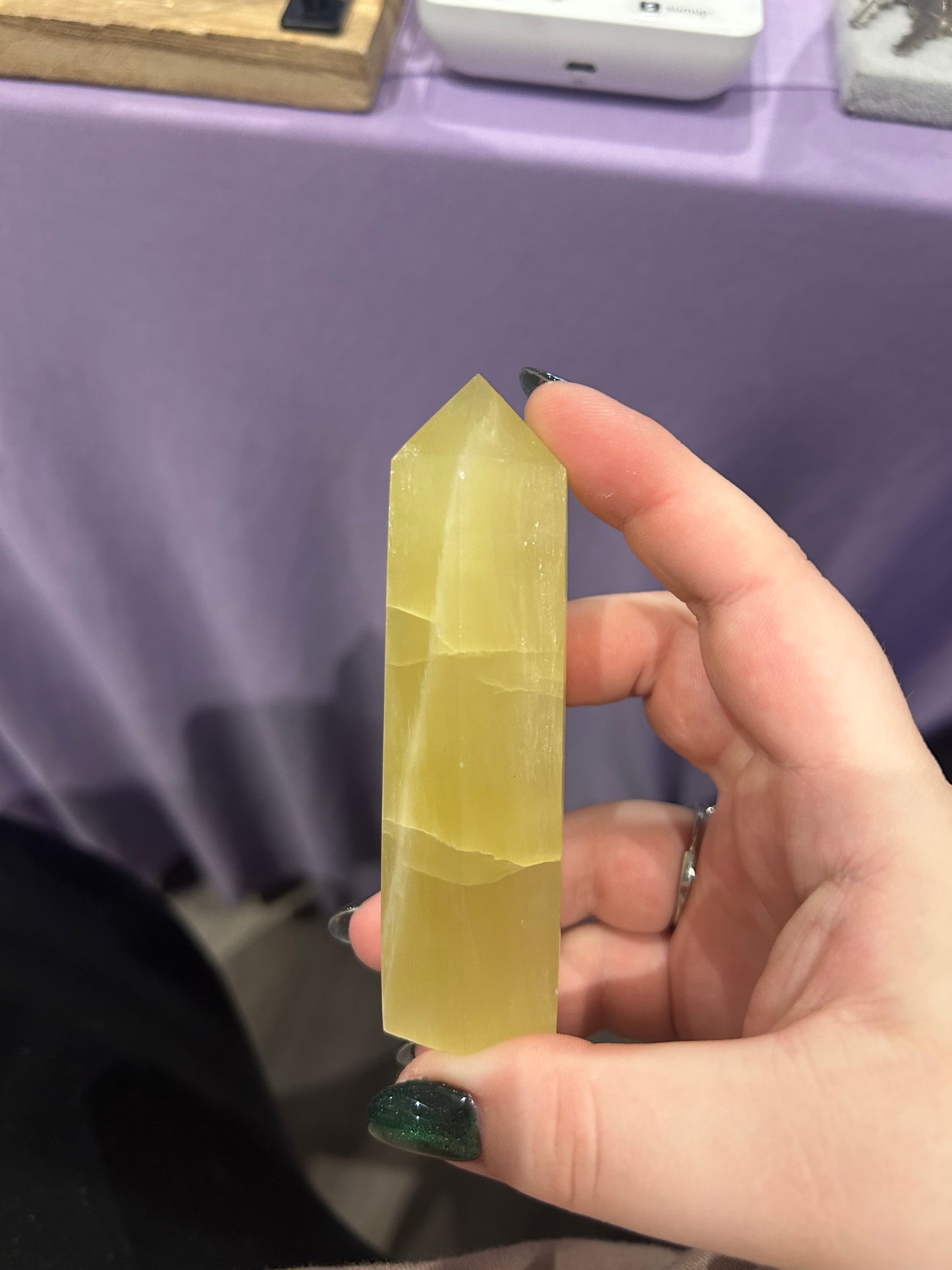 Lemon calcite tower