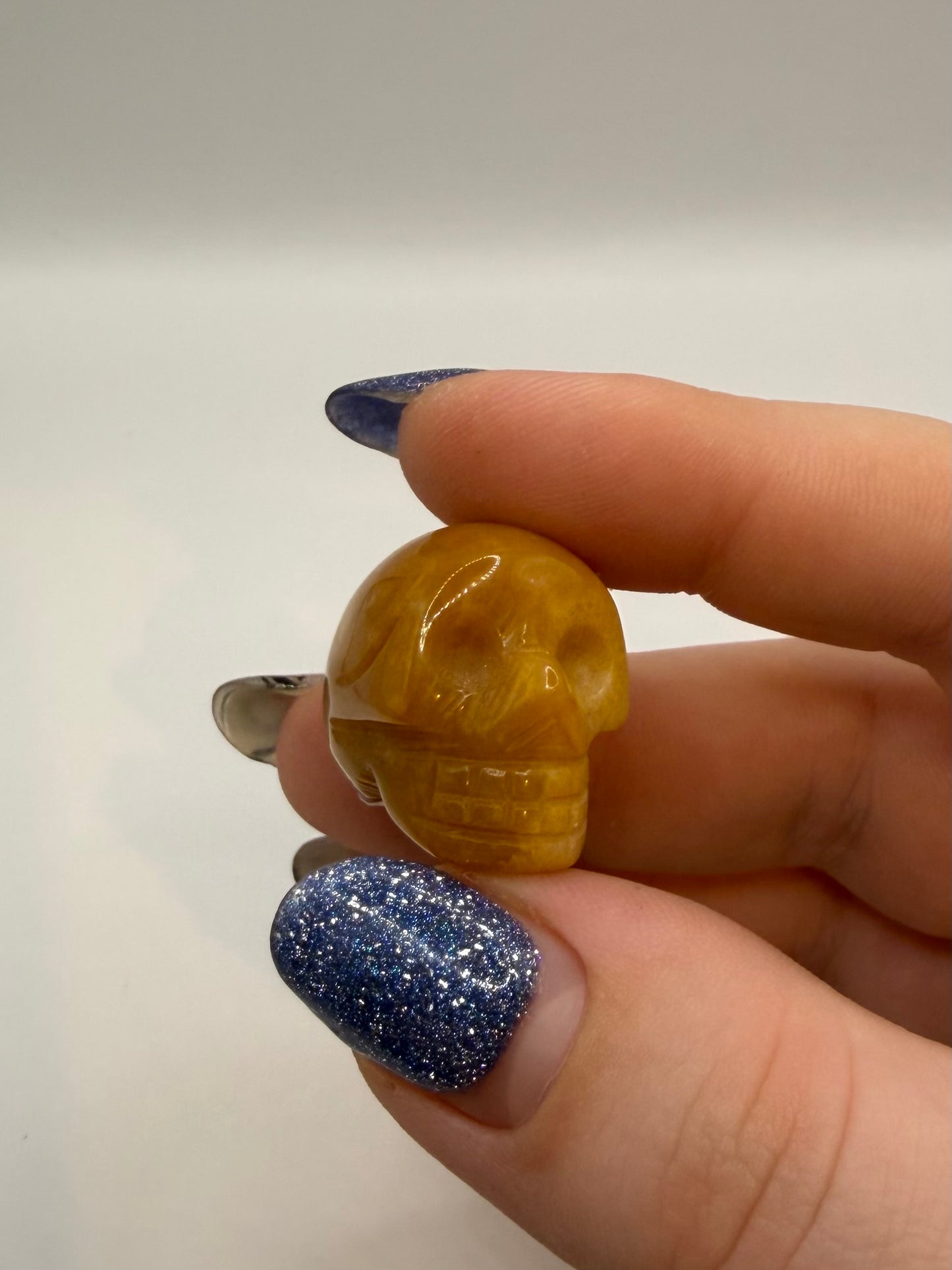 Mookaite skull