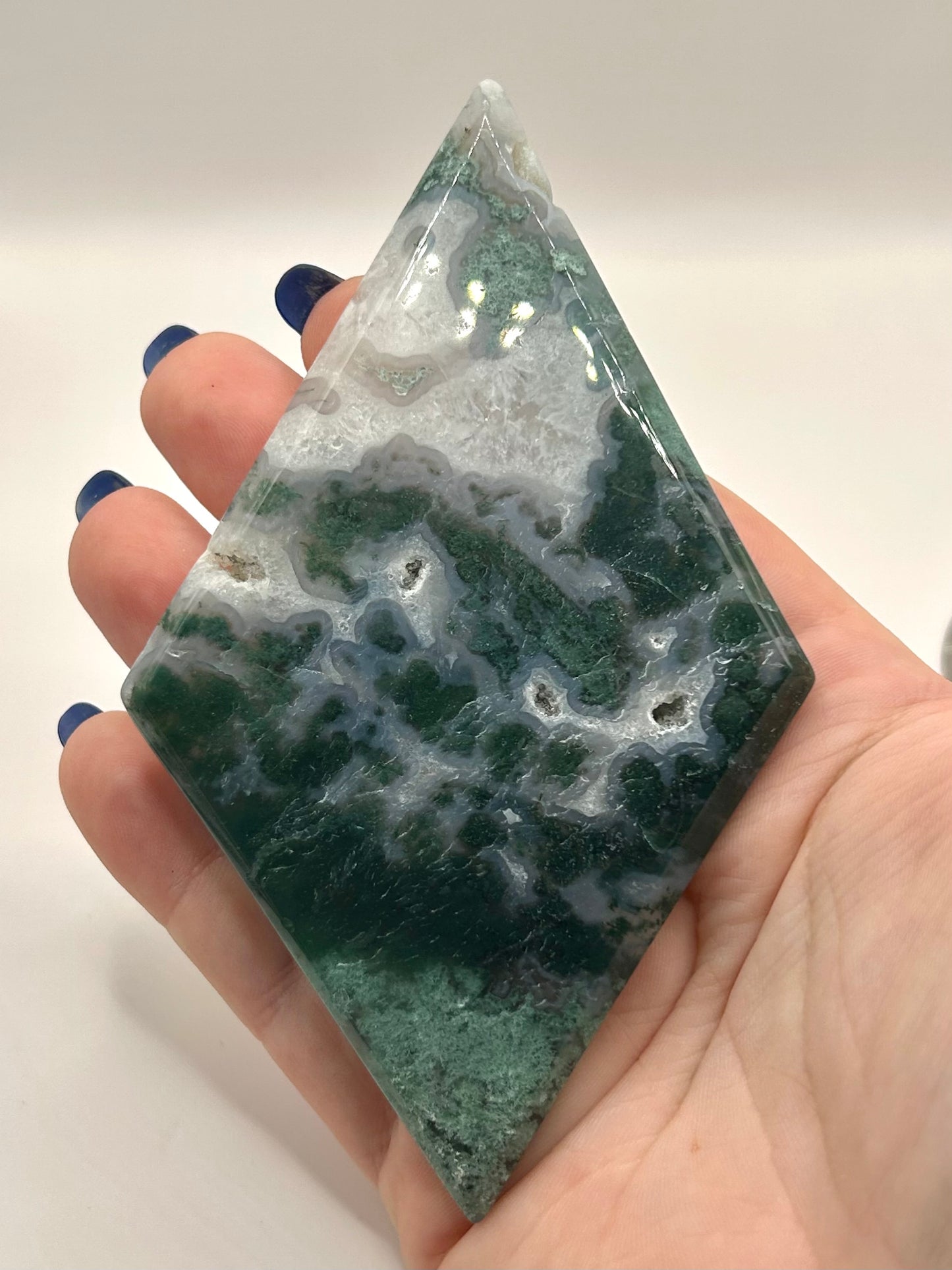 Moss agate diamond on stand