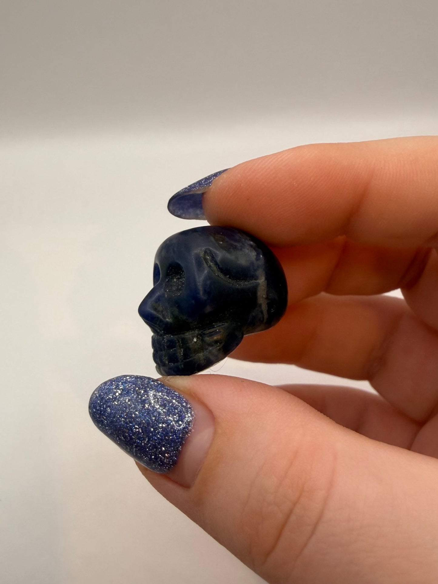 Sodalite skull