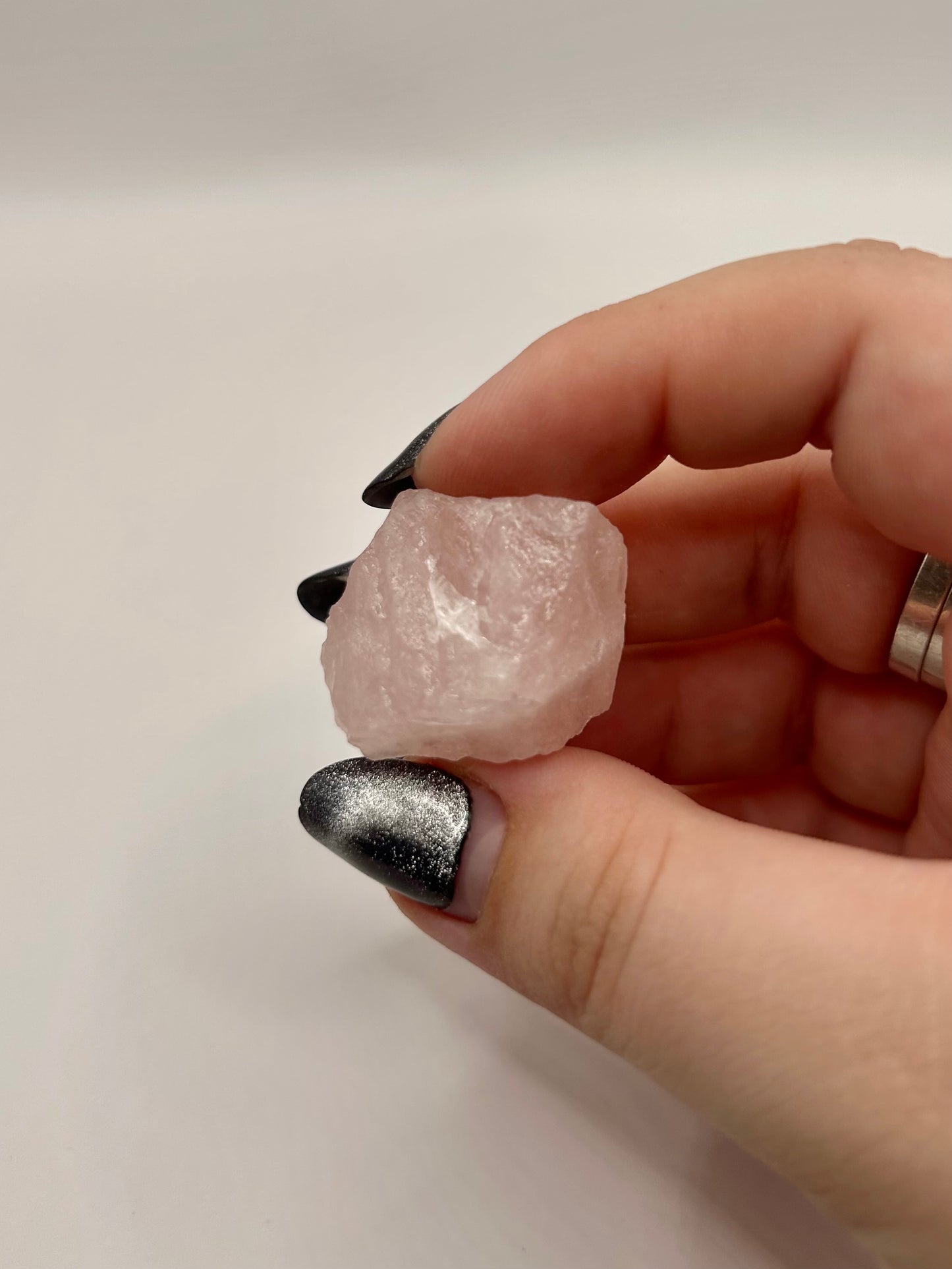 Mini raw rose quartz