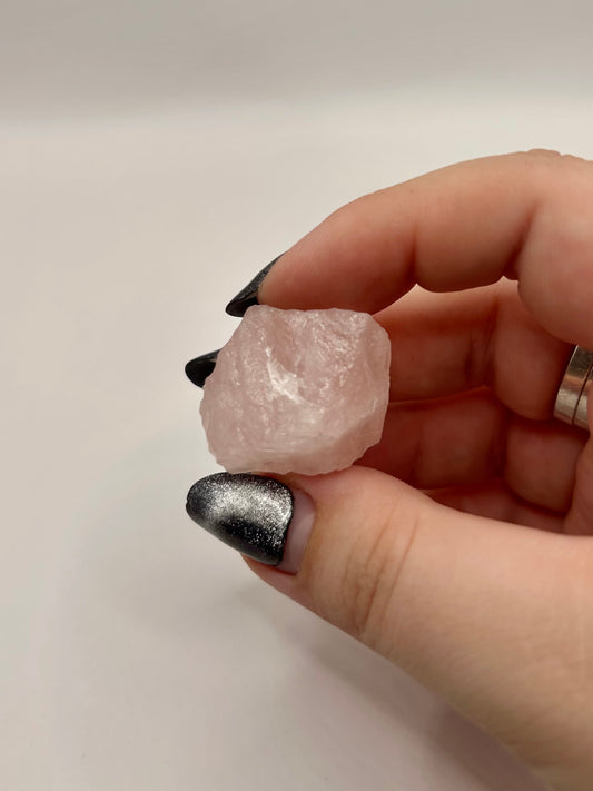 Mini raw rose quartz