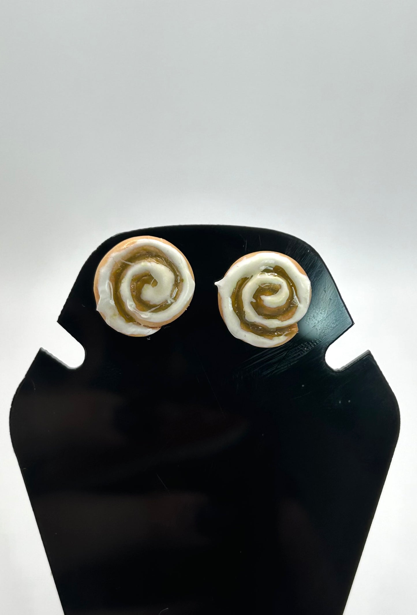 Cinnamon swirl stud earrings