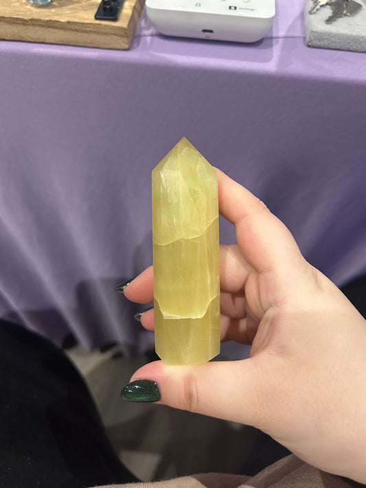 Lemon calcite tower