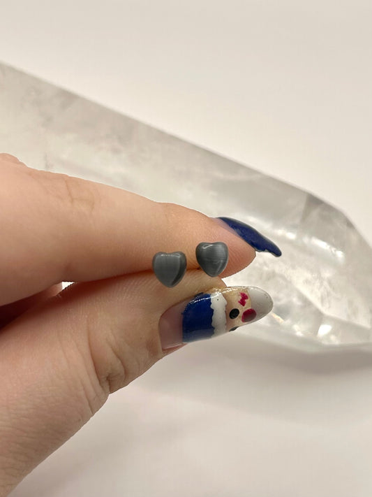 Cats eye heart studs