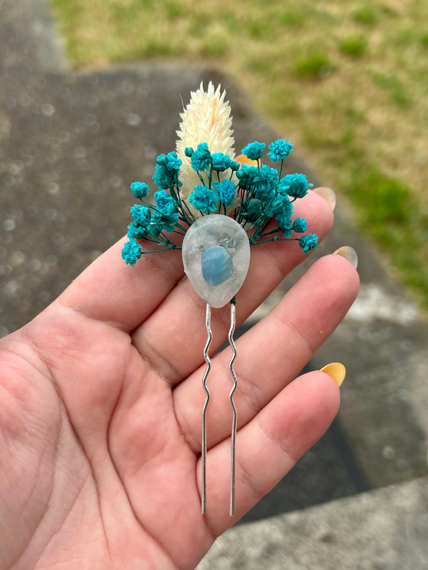 Dried flower hair pins