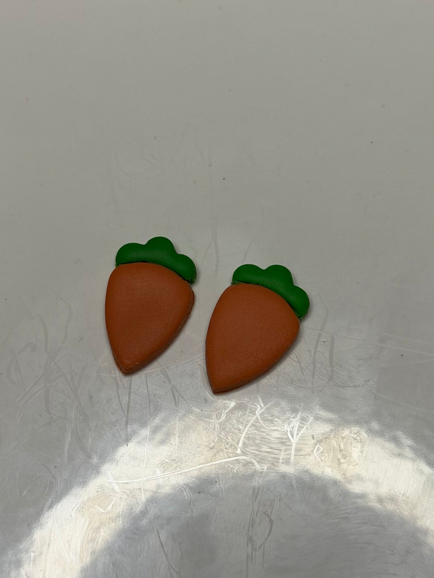 Carrot studs