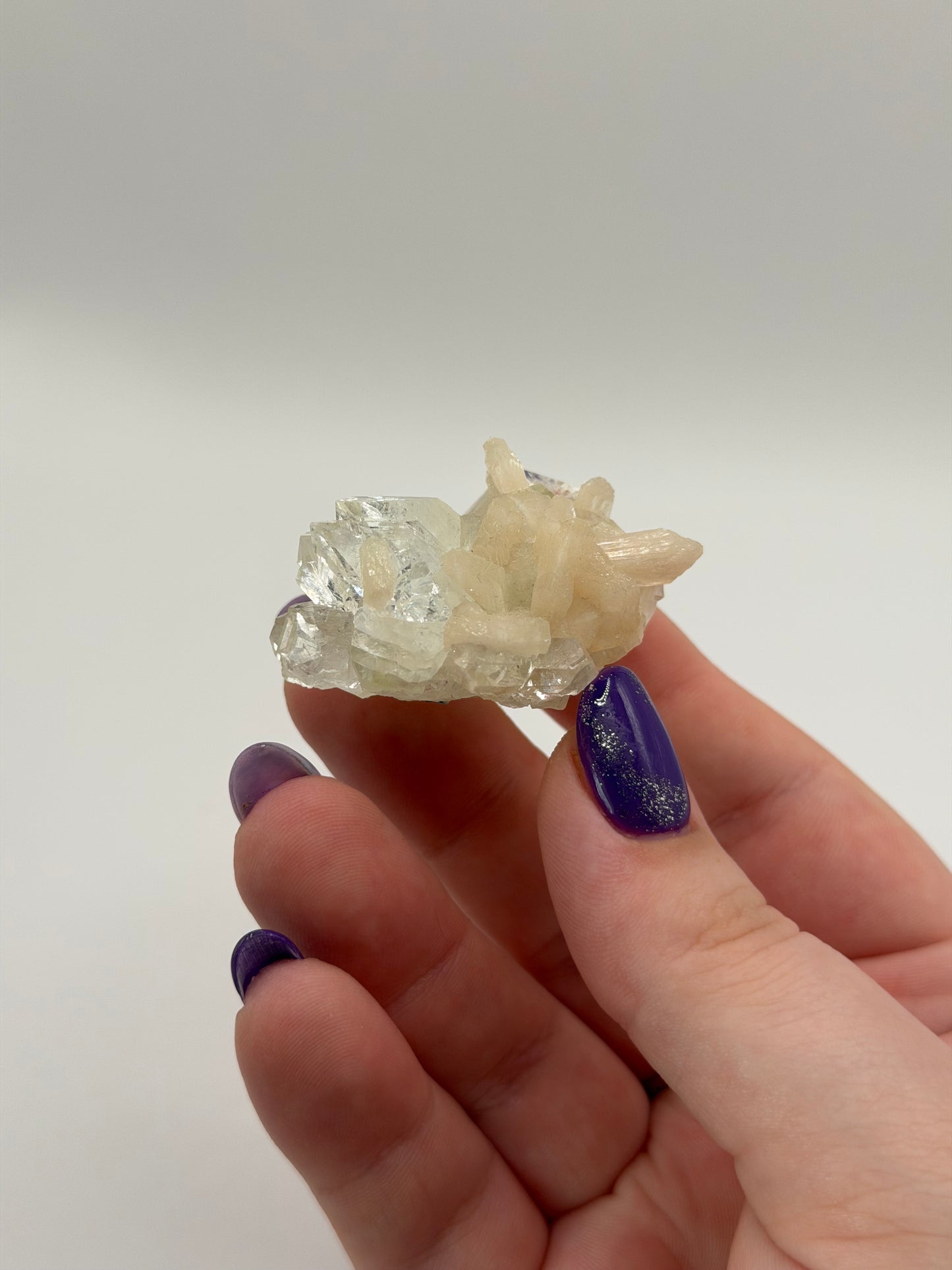 Diamond Apophyllite with stillbite #2