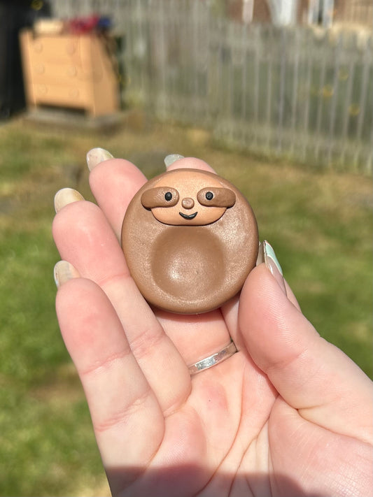 Sloth thumb stone