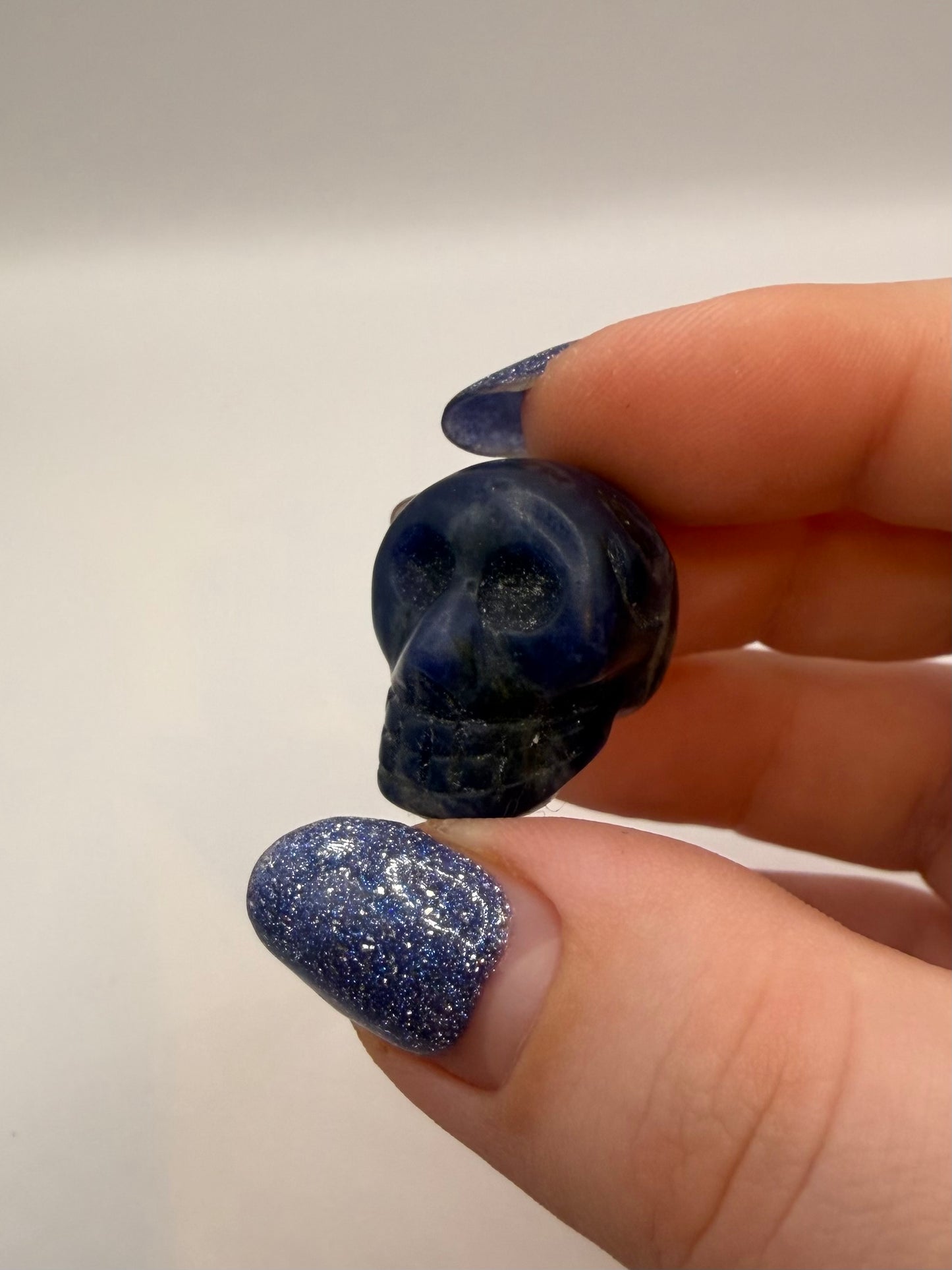Sodalite skull