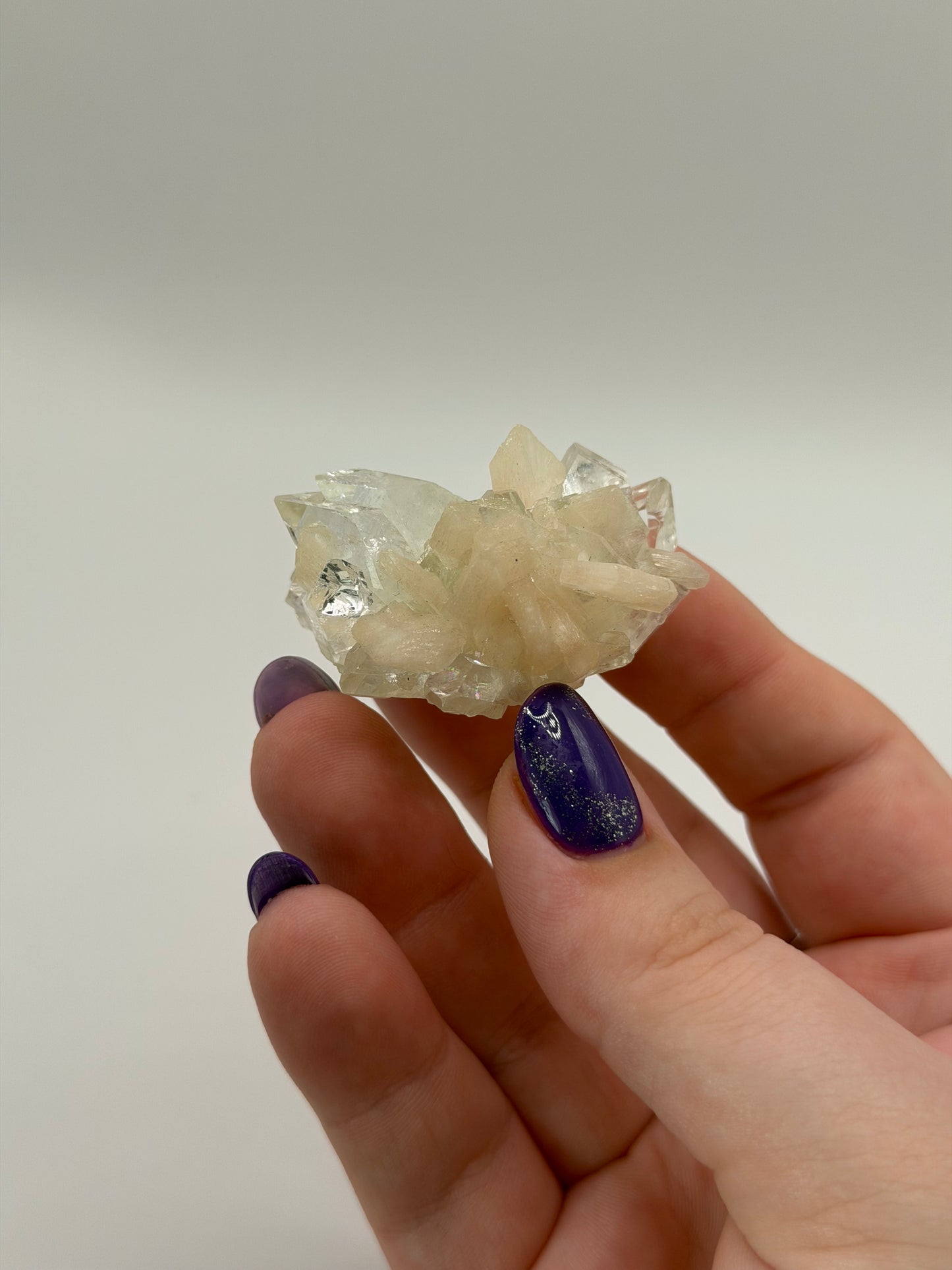Diamond Apophyllite with stillbite #2