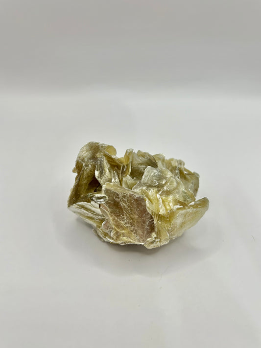 Raw yellow mica